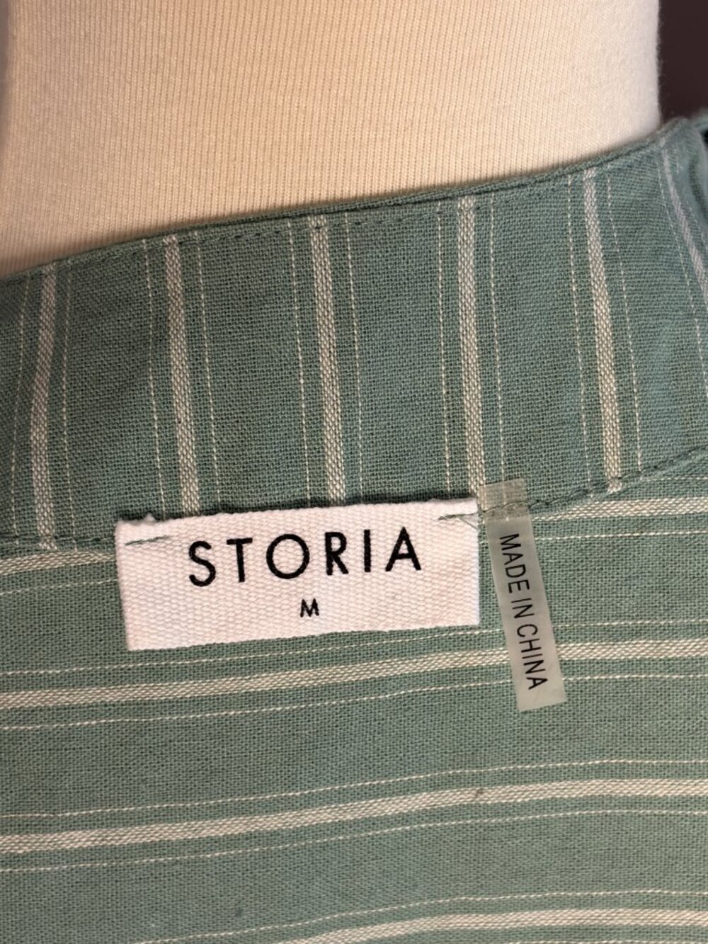 Storia Sage Green Vertical Stripe Flutter Sleeve Plunging V-Neck Dress M - Picture 5 of 6